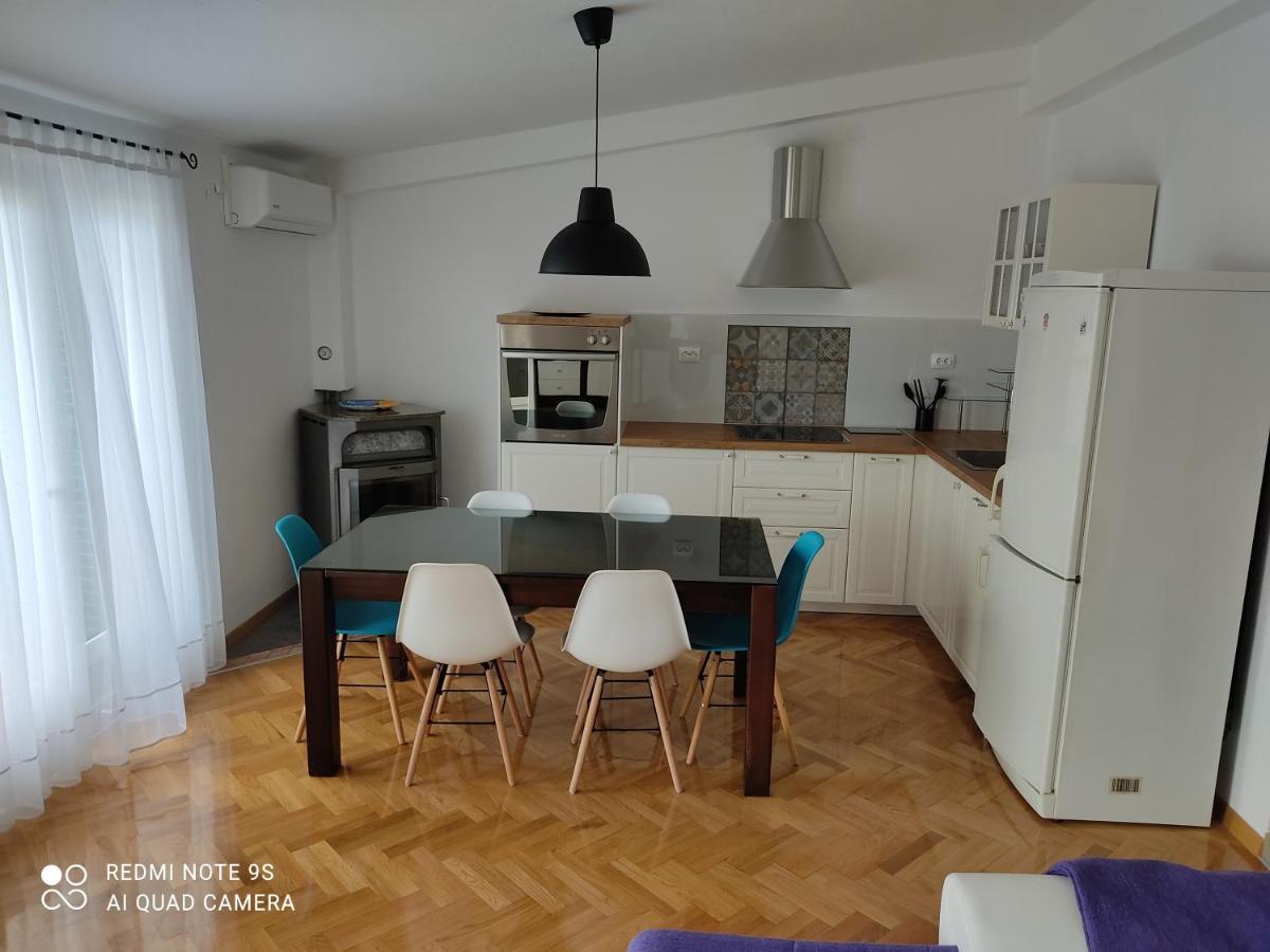 Apartmani Niko Podgora Luaran gambar